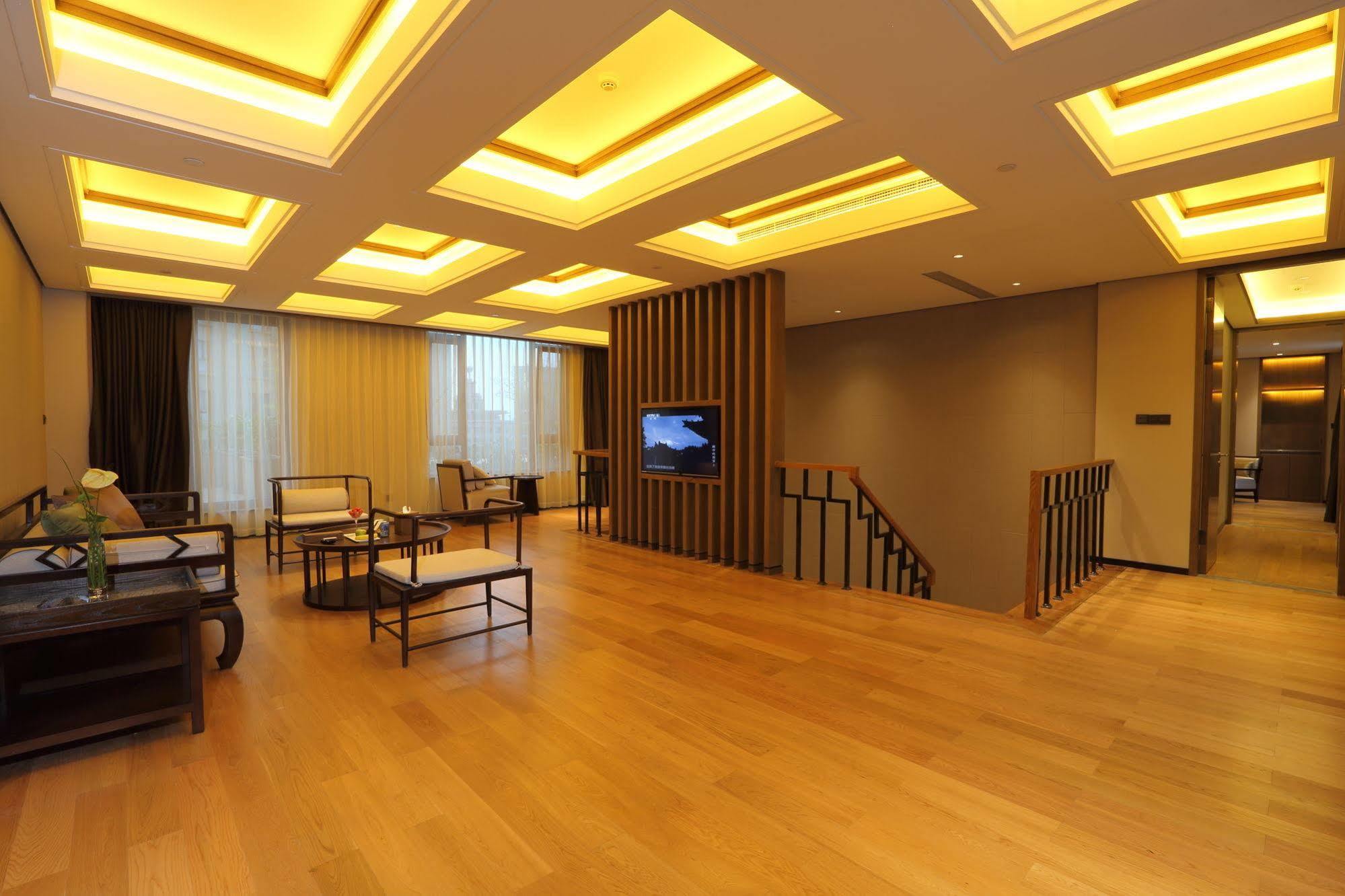 S&N Zhejiang Linhai International Hotel Eksteriør billede